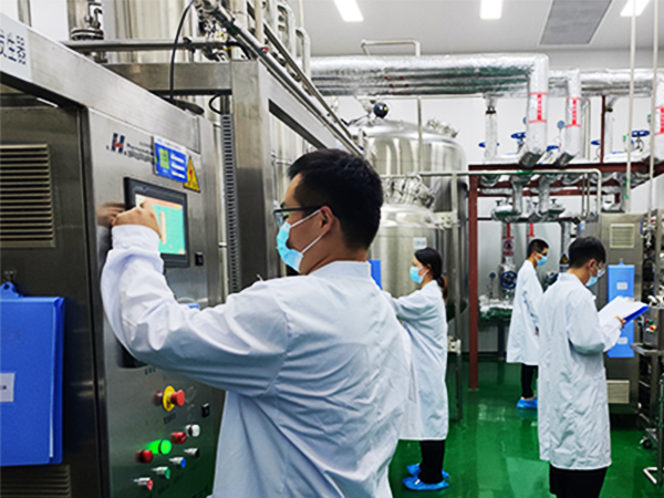 潔凈現(xiàn)代化車(chē)間3